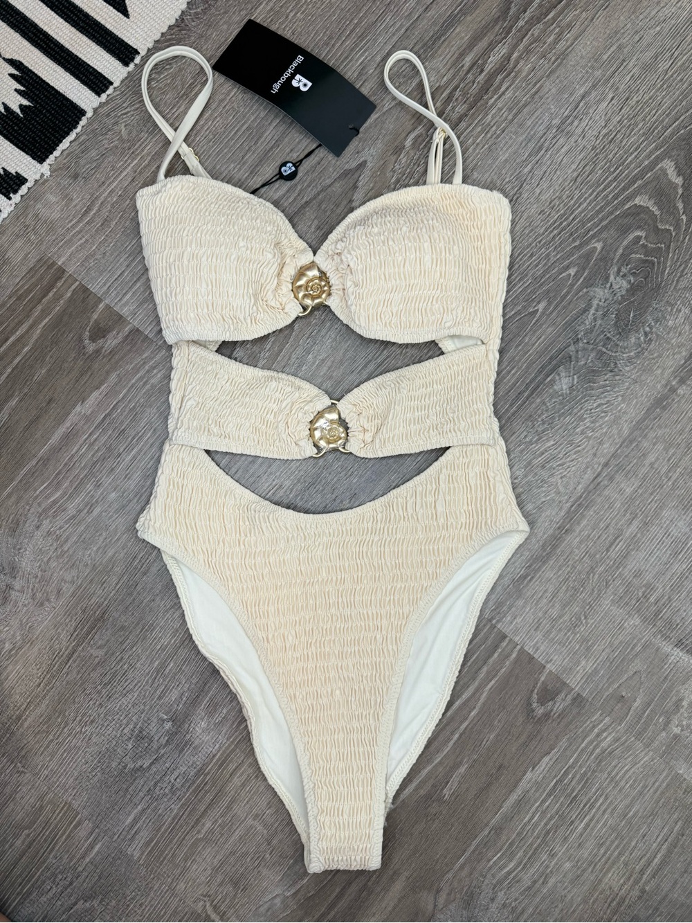 NWT Blackbough Swim Kaia Cut-Out One Piece / Ivory Coast Smocked Small - Picture 8 of 14